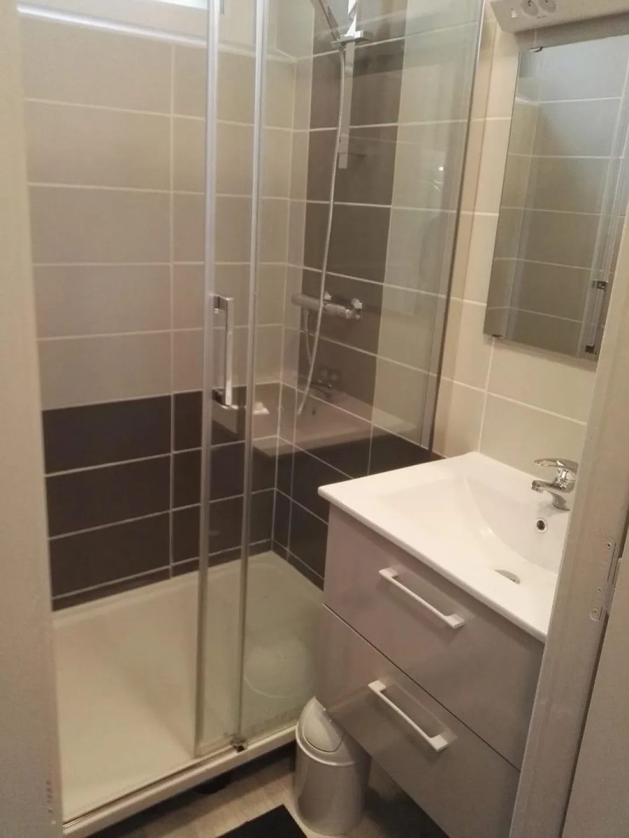 Une des salles d'eau du chalet
